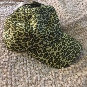 Fun cheetah baseball cap